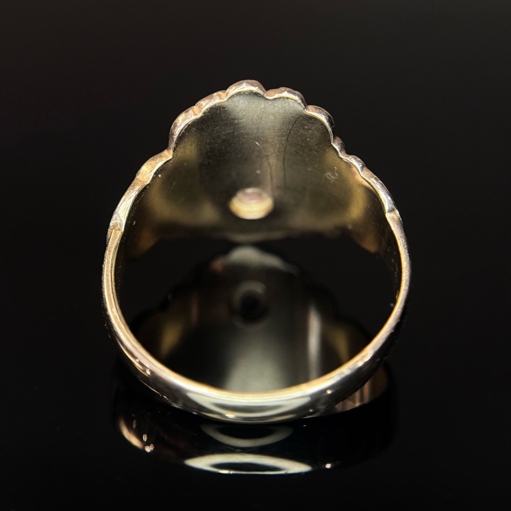 Antique Victorian Lion Ring featuring a Old European Cut Diamond 14k Yellow Gold - Picture 10 of 16